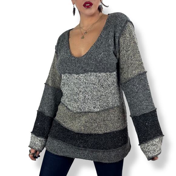 90's wool blend oversized deep v-neck sweater by IDI BY MATHEW H - Picture 3 of 16